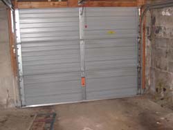 no safety reversible
								electric eye at

								bottom of garage door